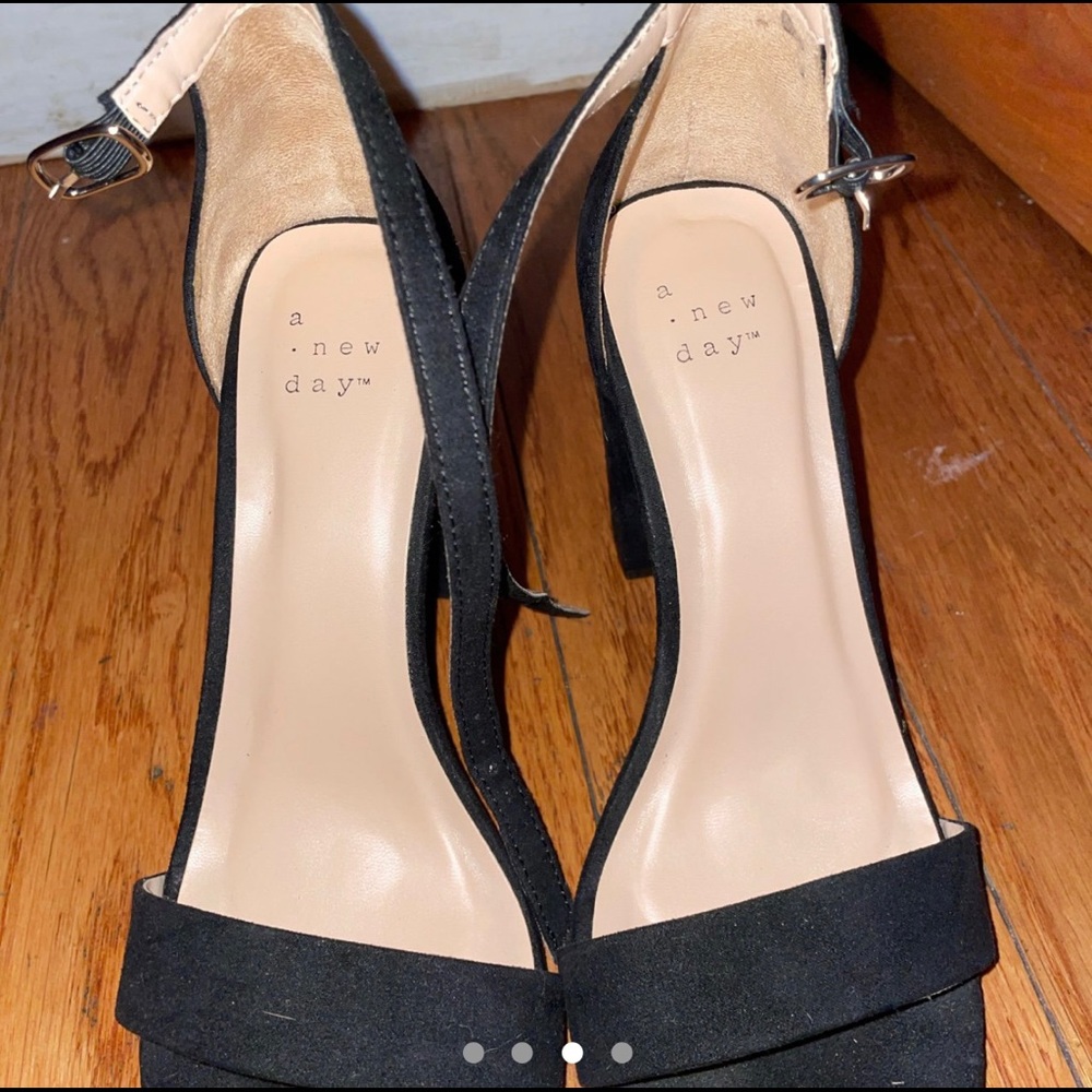 High heels - Picture 3 of 4